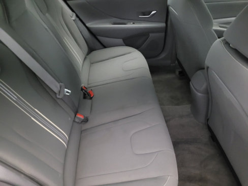 Used 2023 Hyundai Elantra SEL image 19