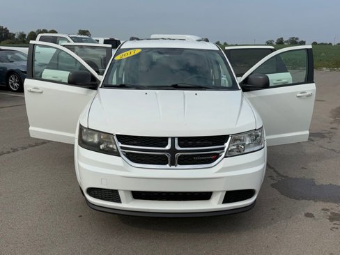 Used 2017 Dodge Journey SE image 21