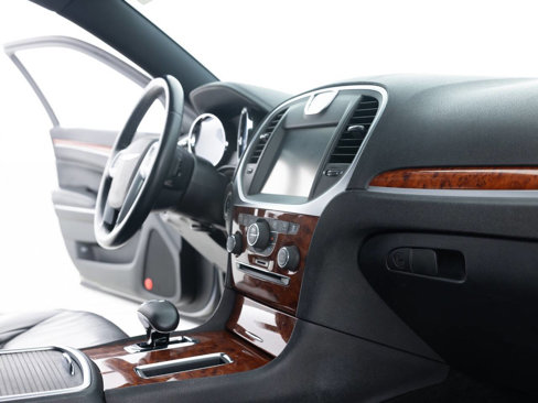 Used 2014 Chrysler 300 w/ Wheels & Beats Group image 27