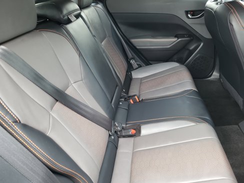 Used 2024 Subaru Crosstrek 2.5i Limited w/ Crosstrek Mirror Package image 18