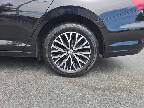 Used 2021 Volkswagen Jetta SE w/ SE Cold Weather Package image 33