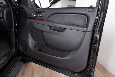 Used 2011 Chevrolet Suburban LTZ image 31