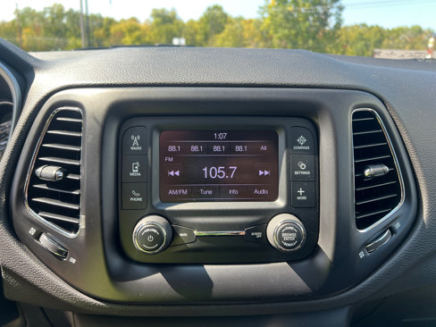 Used 2018 Jeep Compass Latitude w/ Cold Weather Group image 22