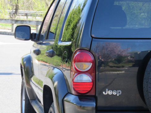 Used 2005 Jeep Liberty Limited image 20