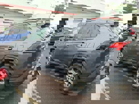 Used 2020 Toyota RAV4 XLE image 3