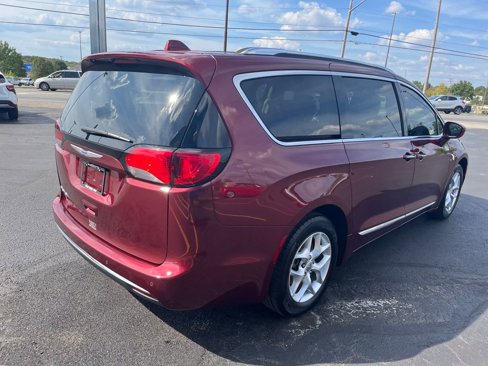 Used 2018 Chrysler Pacifica Touring-L w/ Tire & Wheel Group image 5