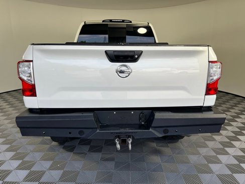 Used 2017 Nissan Titan PRO-4X image 4