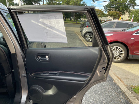Used 2009 Nissan Rogue SL w/ Premium Pkg image 32