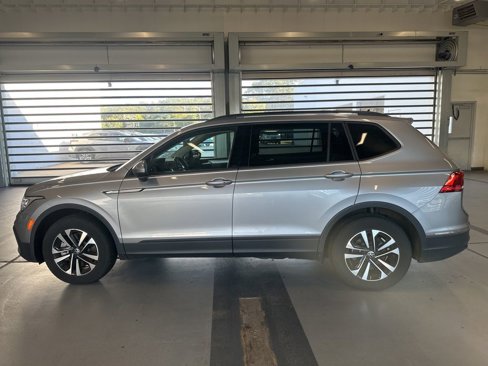 Used 2024 Volkswagen Tiguan S image 2