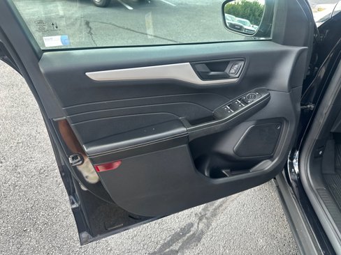 Used 2022 Ford Escape S image 19