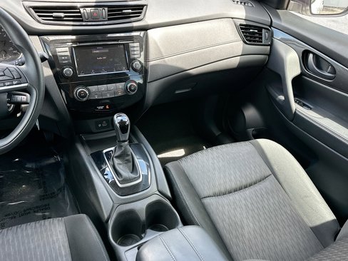 Certified 2020 Nissan Rogue S image 21