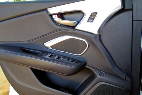 Used 2020 Acura RDX SH-AWD image 11