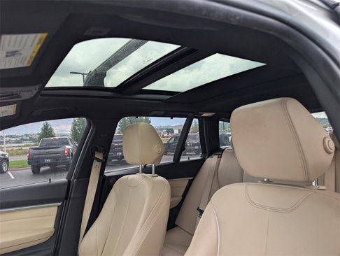 Used 2017 BMW 330i xDrive Wagon image 12