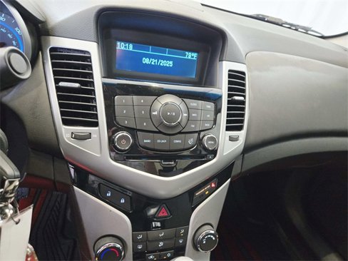 Used 2011 Chevrolet Cruze LS image 18