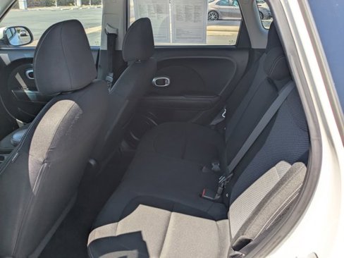 Used 2019 Kia Soul + image 15