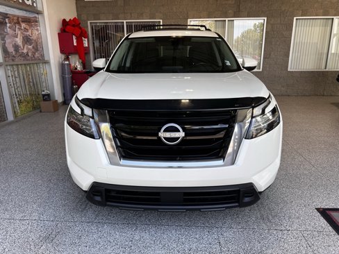 Used 2022 Nissan Pathfinder SV w/ SV Premium Package image 2