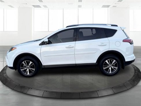 Used 2018 Toyota RAV4 Adventure image 5