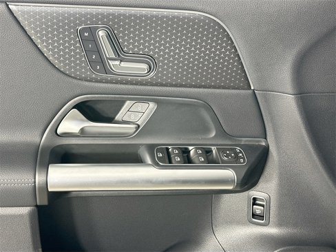 Certified 2025 Mercedes-Benz GLA 250 image 17