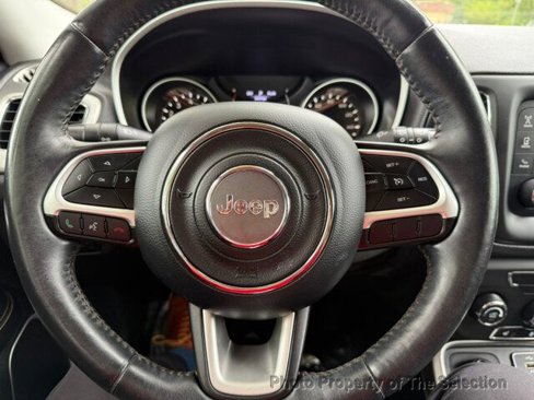 Used 2017 Jeep Compass Latitude w/ Cold Weather Group image 25