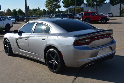 Used 2017 Dodge Charger SE w/ Popular Equipment Group image 8
