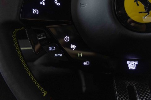 Used 2024 Ferrari SF90 Spider image 29