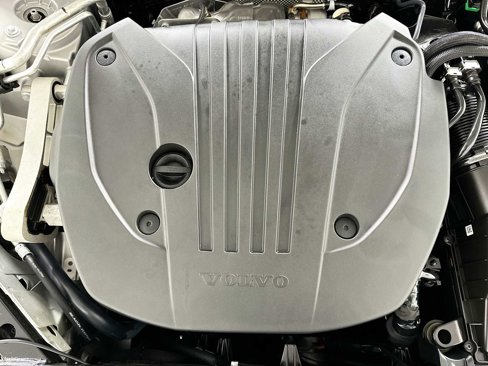 Certified 2025 Volvo S60 B5 Core image 28