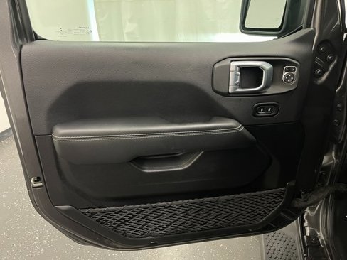 Used 2022 Jeep Wrangler Unlimited Sahara image 9