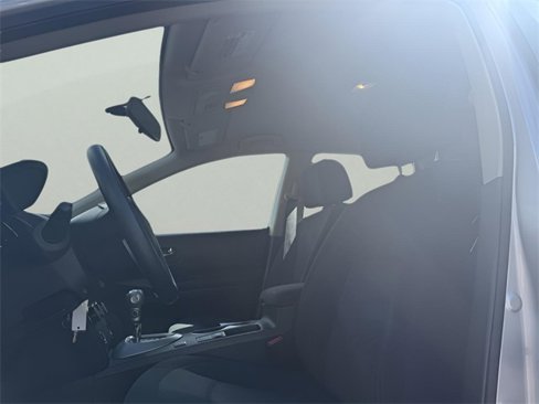 Used 2015 Nissan Rogue S image 10