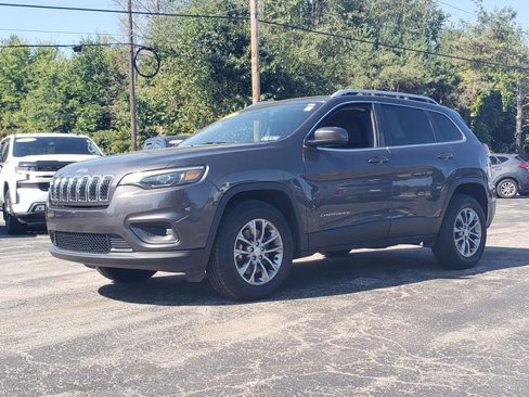 Used 2020 Jeep Cherokee Latitude Plus w/ Cold Weather Group image 3