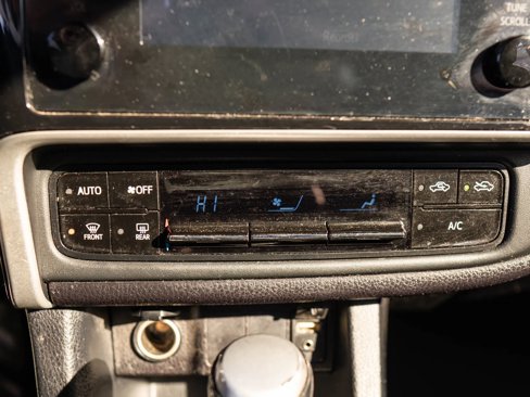 Used 2018 Toyota Corolla LE image 31