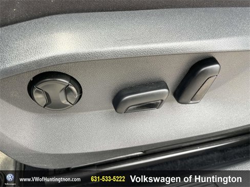 Used 2022 Volkswagen Taos SEL image 12