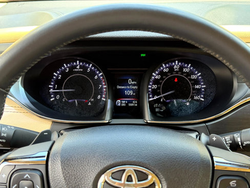 Used 2016 Toyota Avalon XLE Premium image 11
