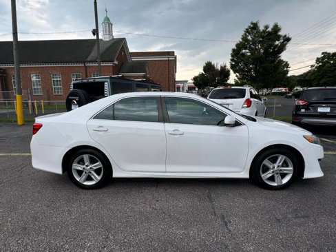 Used 2014 Toyota Camry SE image 10