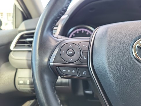 Used 2023 Toyota Camry SE image 19