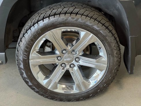 Used 2016 Chevrolet Suburban LTZ image 11
