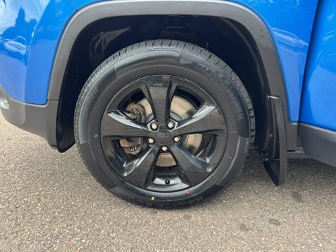 Used 2018 Jeep Cherokee Limited w/ High Altitude Package image 23