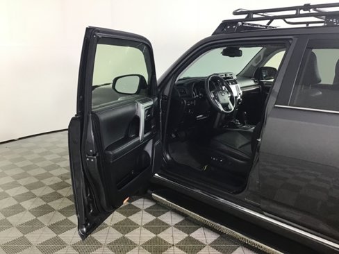 Used 2021 Toyota 4Runner Limited image 10