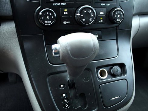 Used 2012 Kia Sedona LX image 27