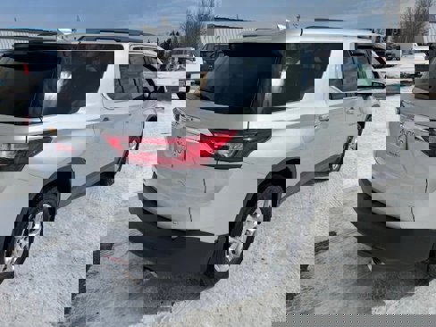 Used 2021 Chevrolet Traverse LT image 7