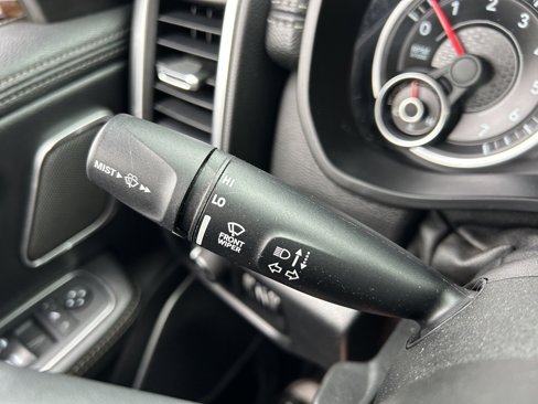 Used 2019 RAM 1500 Laramie image 61