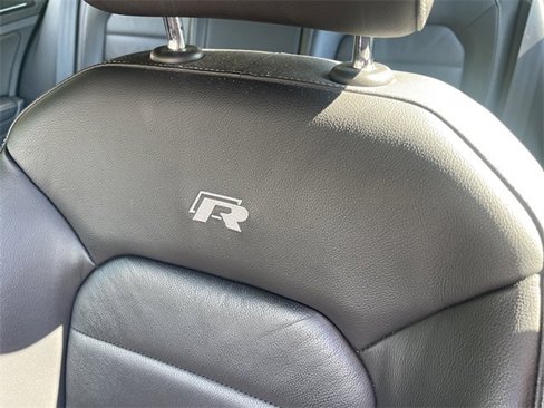 Used 2016 Volkswagen Golf 4-Door image 12