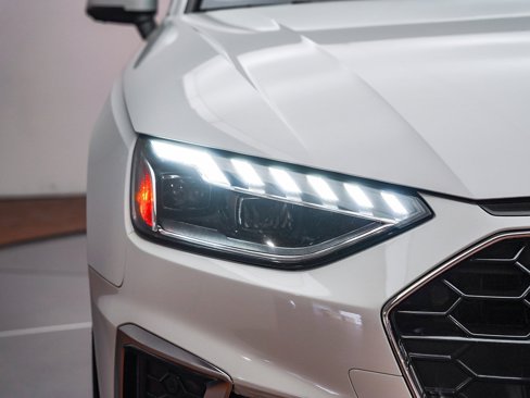 Used 2022 Audi A4 2.0T Premium Plus w/ Premium Plus Package image 5