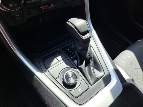 Used 2022 Toyota RAV4 XLE image 22