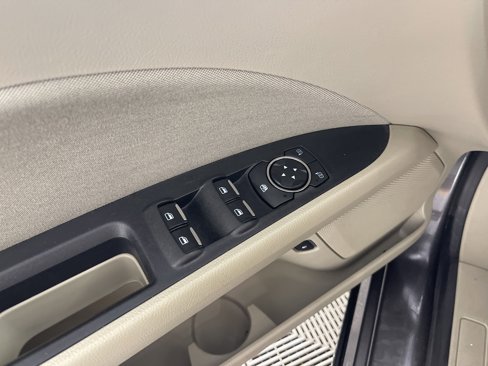 Used 2019 Ford Fusion SE image 8