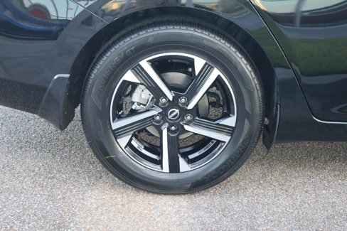 New 2025 Nissan Sentra SV w/ Trunk Package image 8