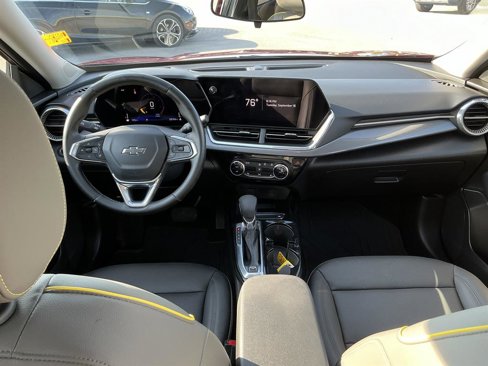 Used 2024 Chevrolet Trax ACTIV w/ Sunroof Package image 18