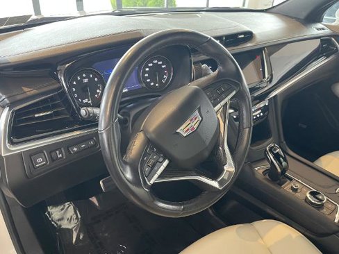 Certified 2022 Cadillac XT6 Sport w/ Technology Package image 9