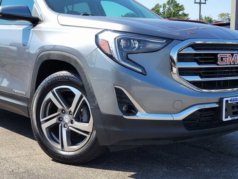 Used 2020 GMC Terrain SLT w/ Preferred Package image 2