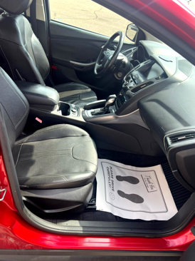 Used 2012 Ford Focus Titanium w/ Luxury Pkg image 15