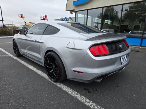 Used 2016 Ford Mustang Premium image 3
